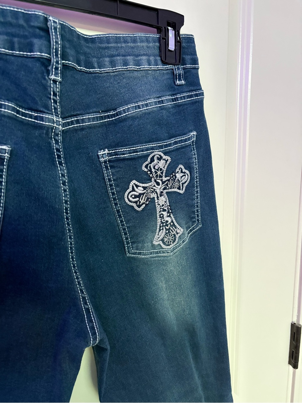 ROMWE Women's Dark Blue Flare Jeans - Picture 3 of 4